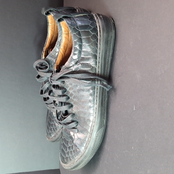 Donald/Pliner Rand Fashion Dark Green Reptile Embossed Sneakers,Size 8. - Picture 2 of 11